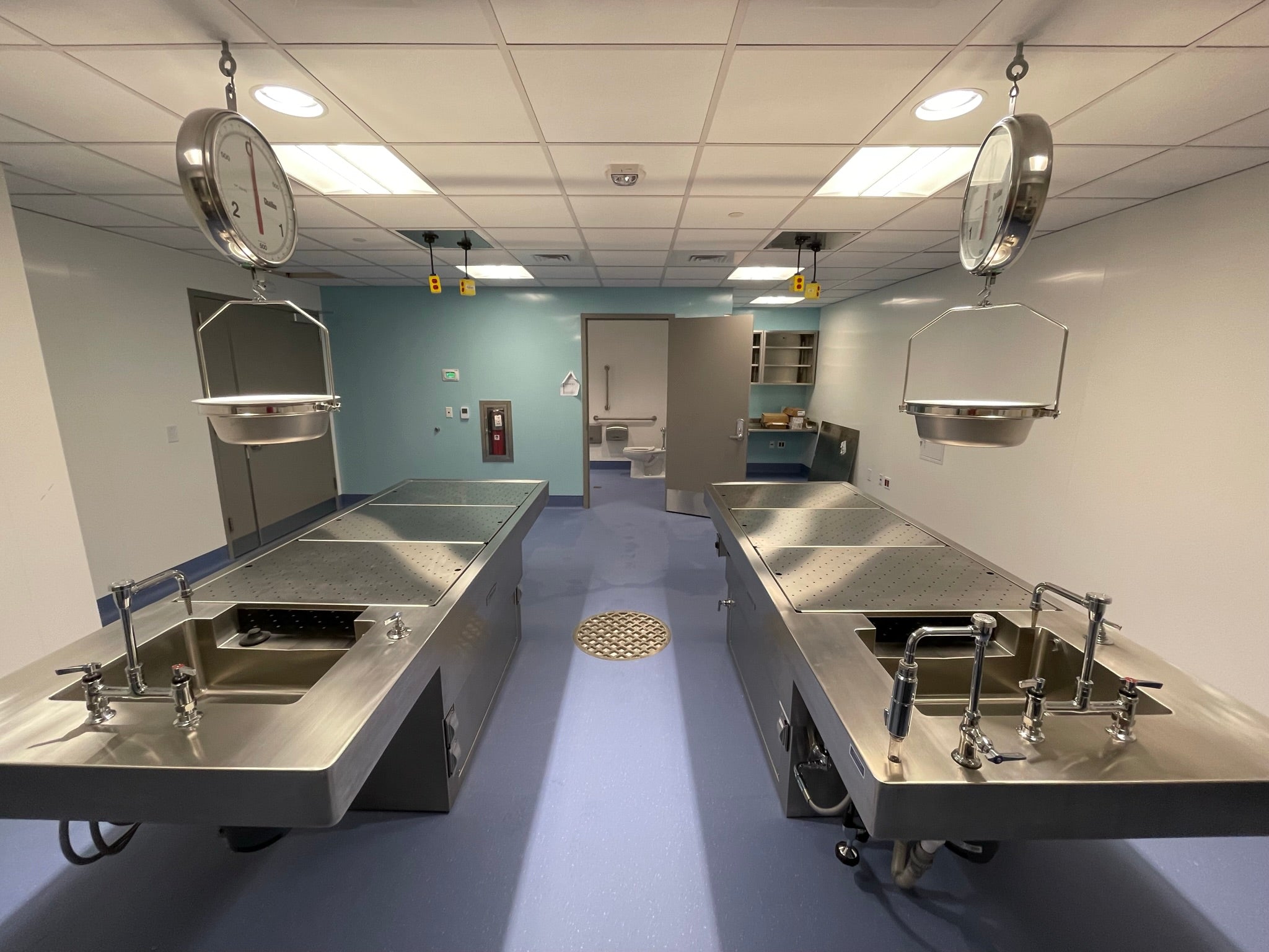 Custom Embalming Stations & Sinks | American Mortuary and Autopsy Equipment - American Mortuary Coolers & Equipments
