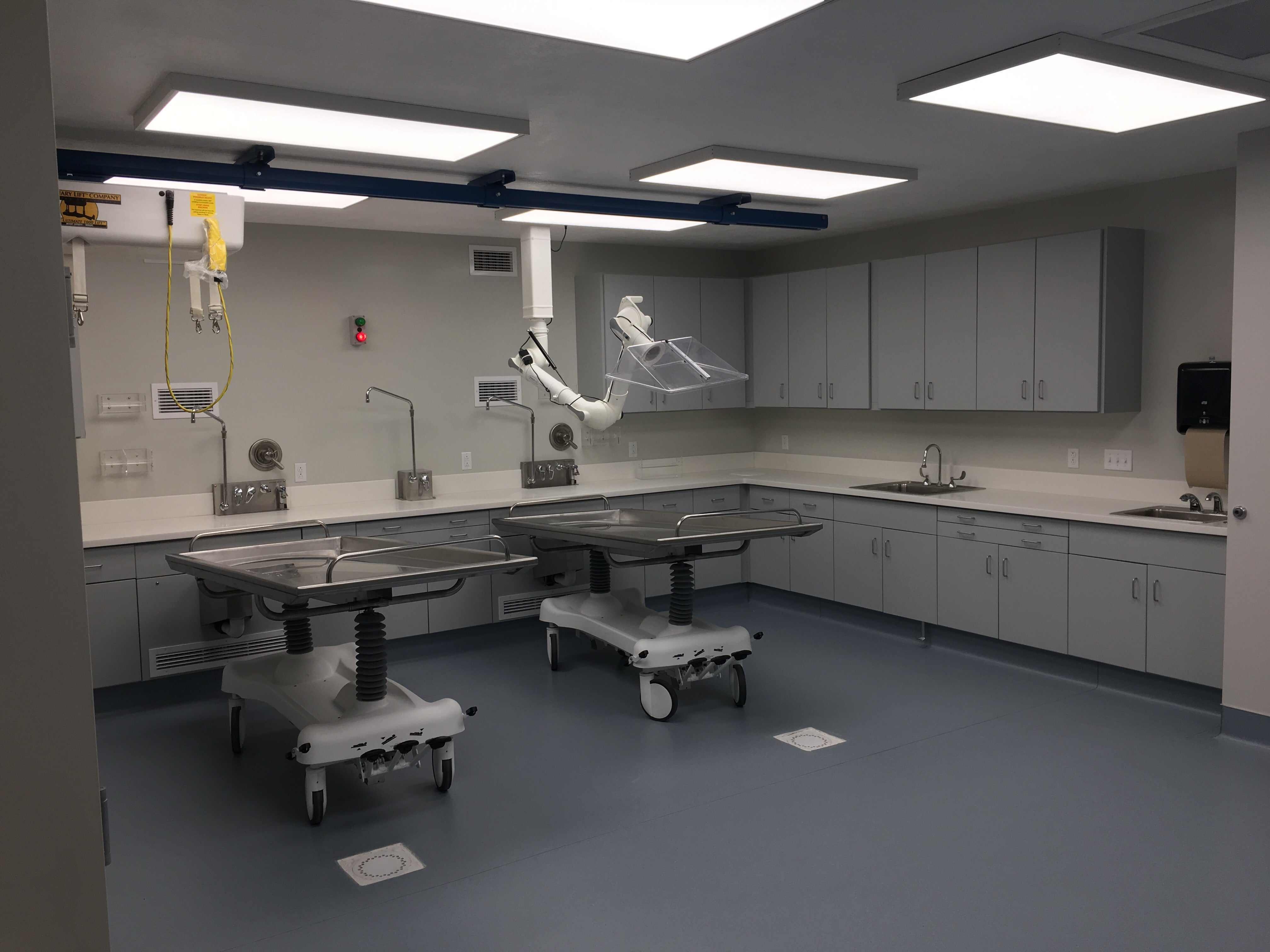 Affordable 2-Pack Hydraulic Embalming Tables | Package Price Savings