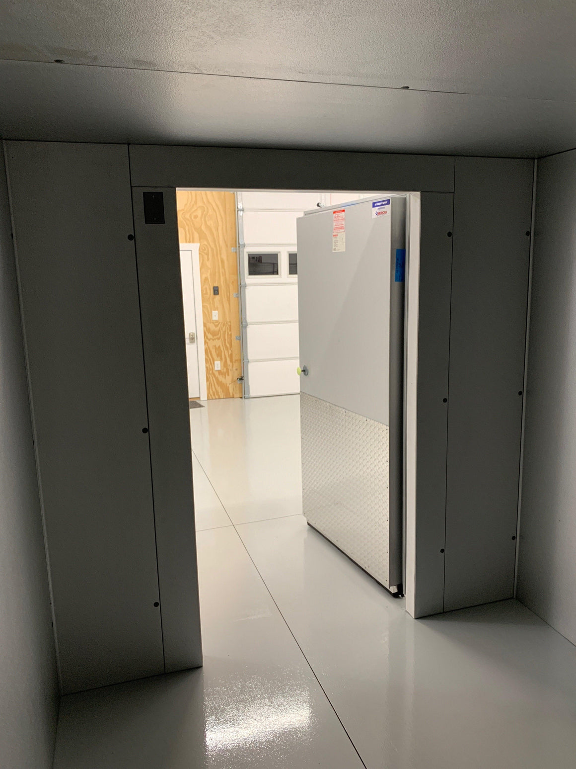 Value-Priced 8x10 Walk-In Mortuary Cooler: Large Capacity, Reliable Storage